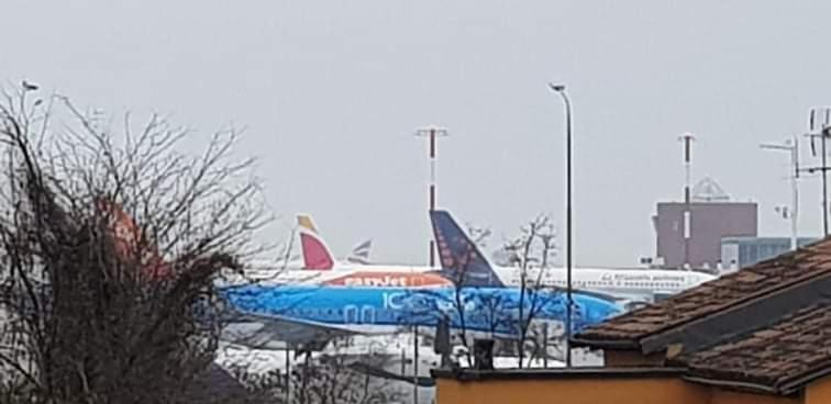 B&B "Gabriel&Melissa" Airport View - Nuova - Ristrutturato Gennaio 2022 Tessera Extérieur photo