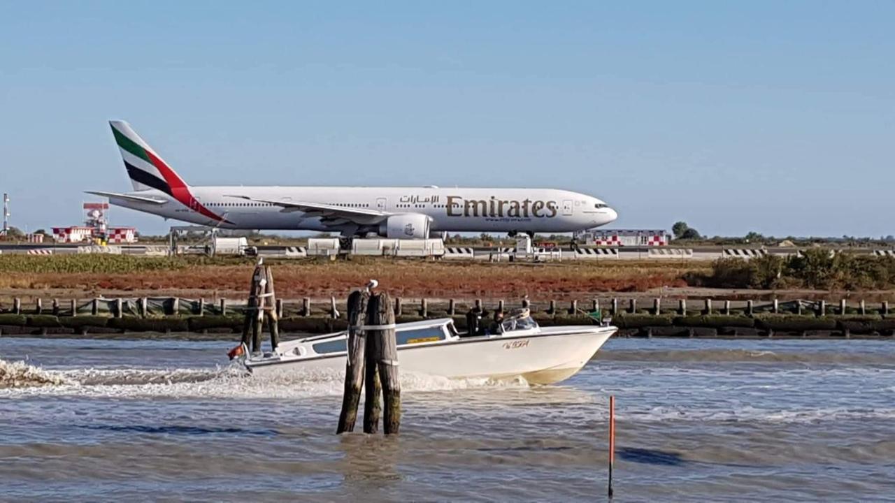 B&B "Gabriel&Melissa" Airport View - Nuova - Ristrutturato Gennaio 2022 Tessera Extérieur photo