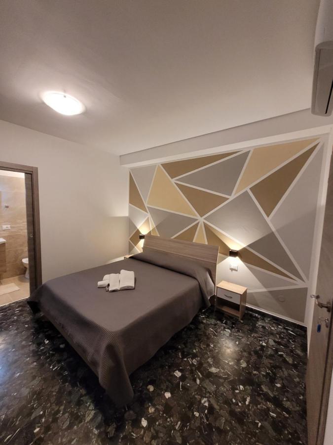 B&B "Gabriel&Melissa" Airport View - Nuova - Ristrutturato Gennaio 2022 Tessera Extérieur photo